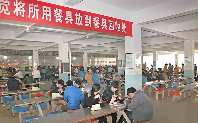 企業(yè)食堂開(kāi)餐現(xiàn)場(chǎng)圖片